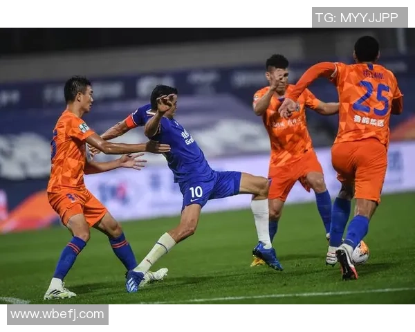 山东鲁能泰山后备队迎战上海队全力争胜展现青春风采 山东鲁能泰山后备队迎战上海队全力争胜展现青春风采